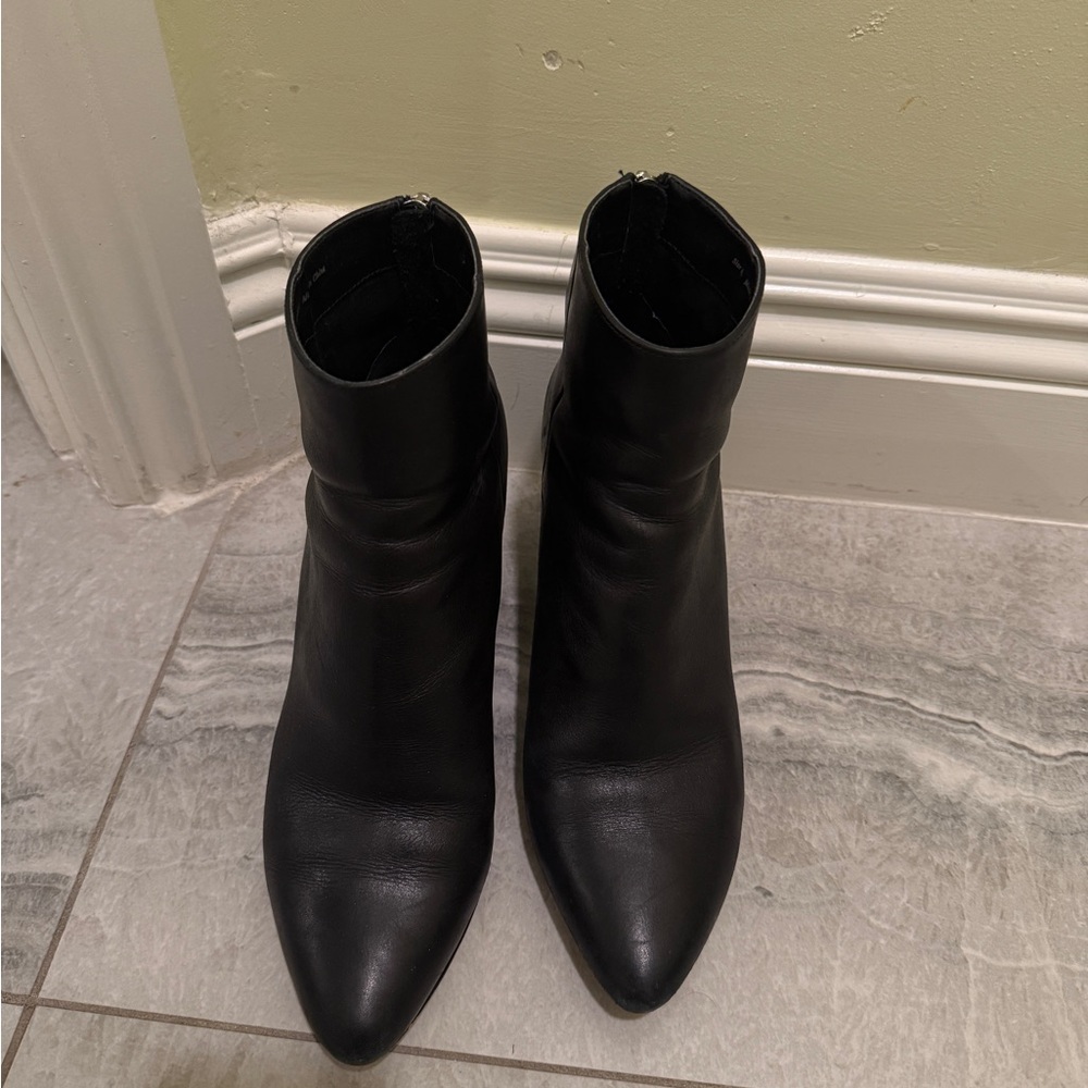 Dolce Vita Sleek Black Ankle Boots